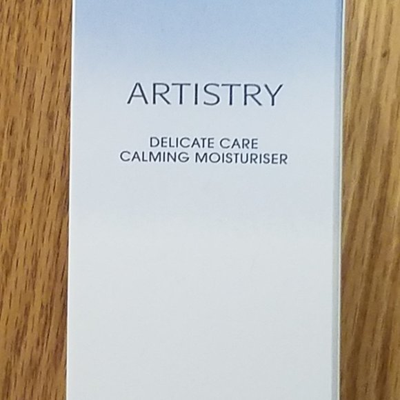 Amway Artistry Delicate Care Calming Moisturiser - Picture 4 of 7